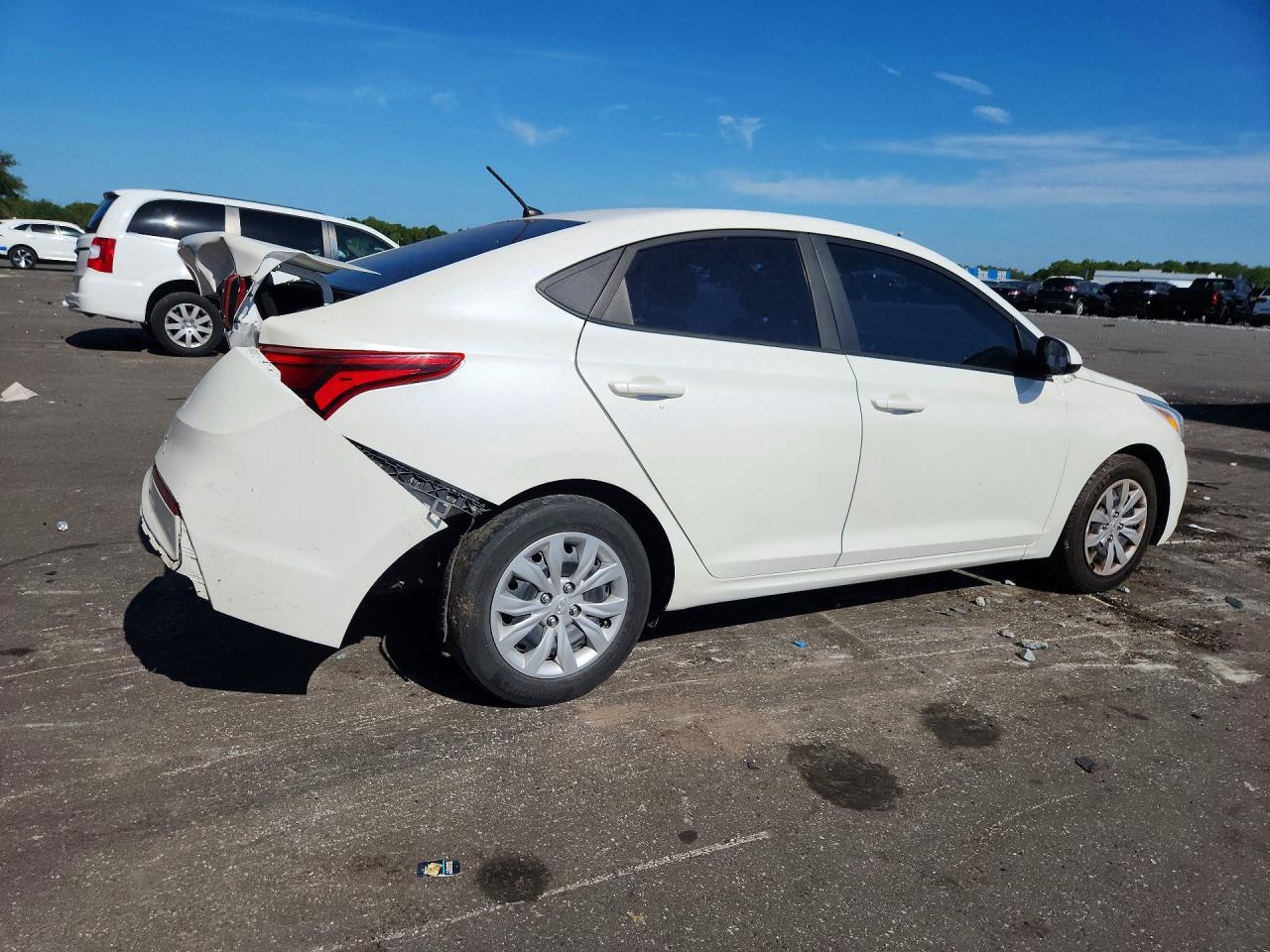 2021 Hyundai Accent Se - Image 3