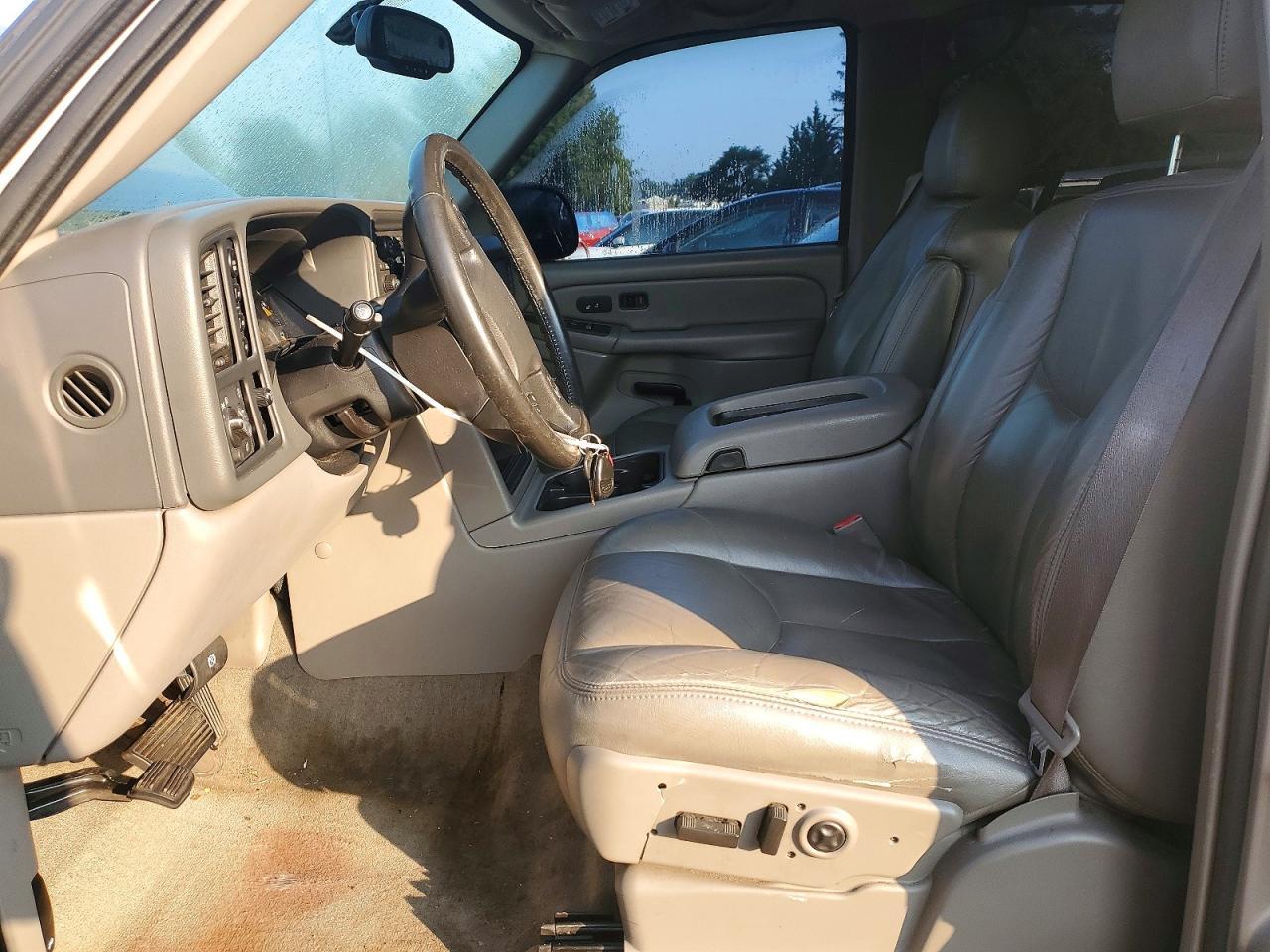 2004 Chevrolet Tahoe K1500 - Image 7