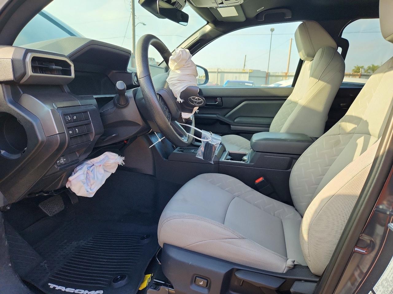 2025 Toyota Tacoma Sr5 - Image 7
