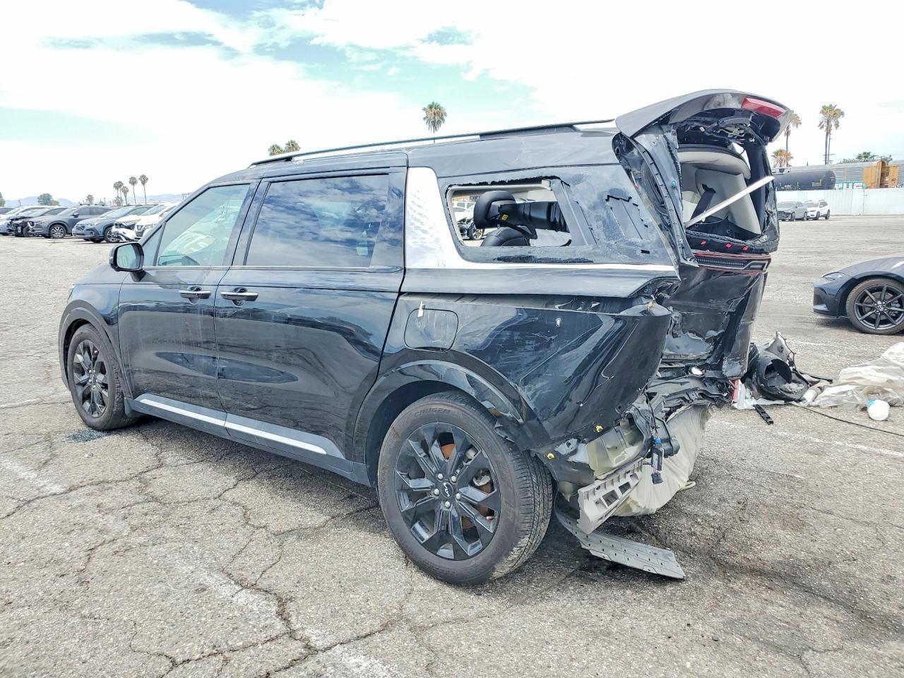 2023 Kia Carnival Sx Prestige - Фото 2