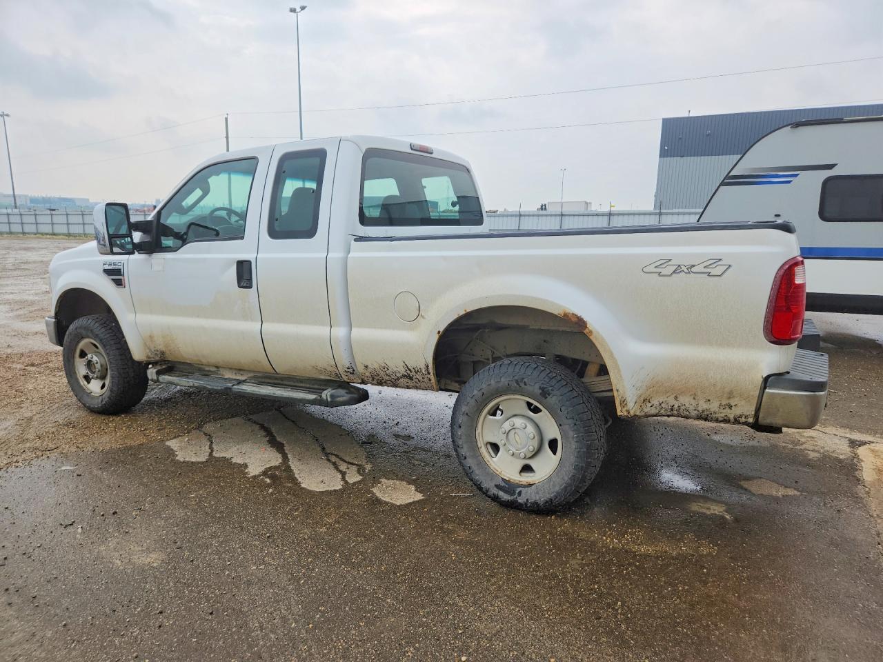 2009 Ford F250 Super Duty - Image 2
