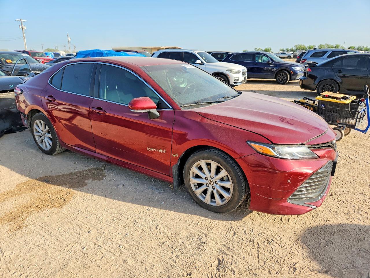 2020 Toyota Camry Le - Фото 4