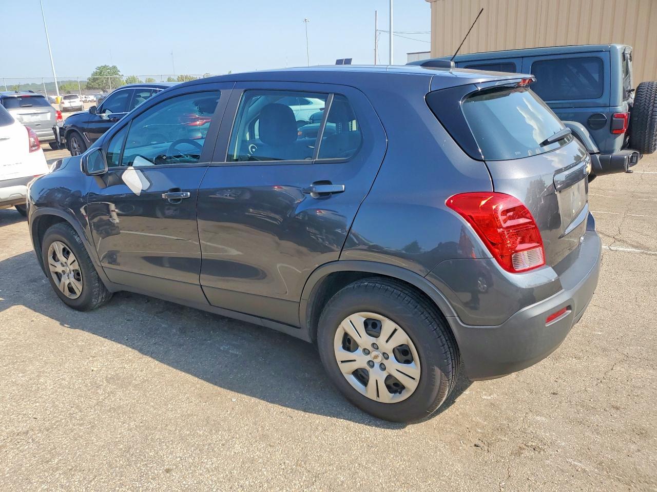 2016 Chevrolet Trax - Image 2