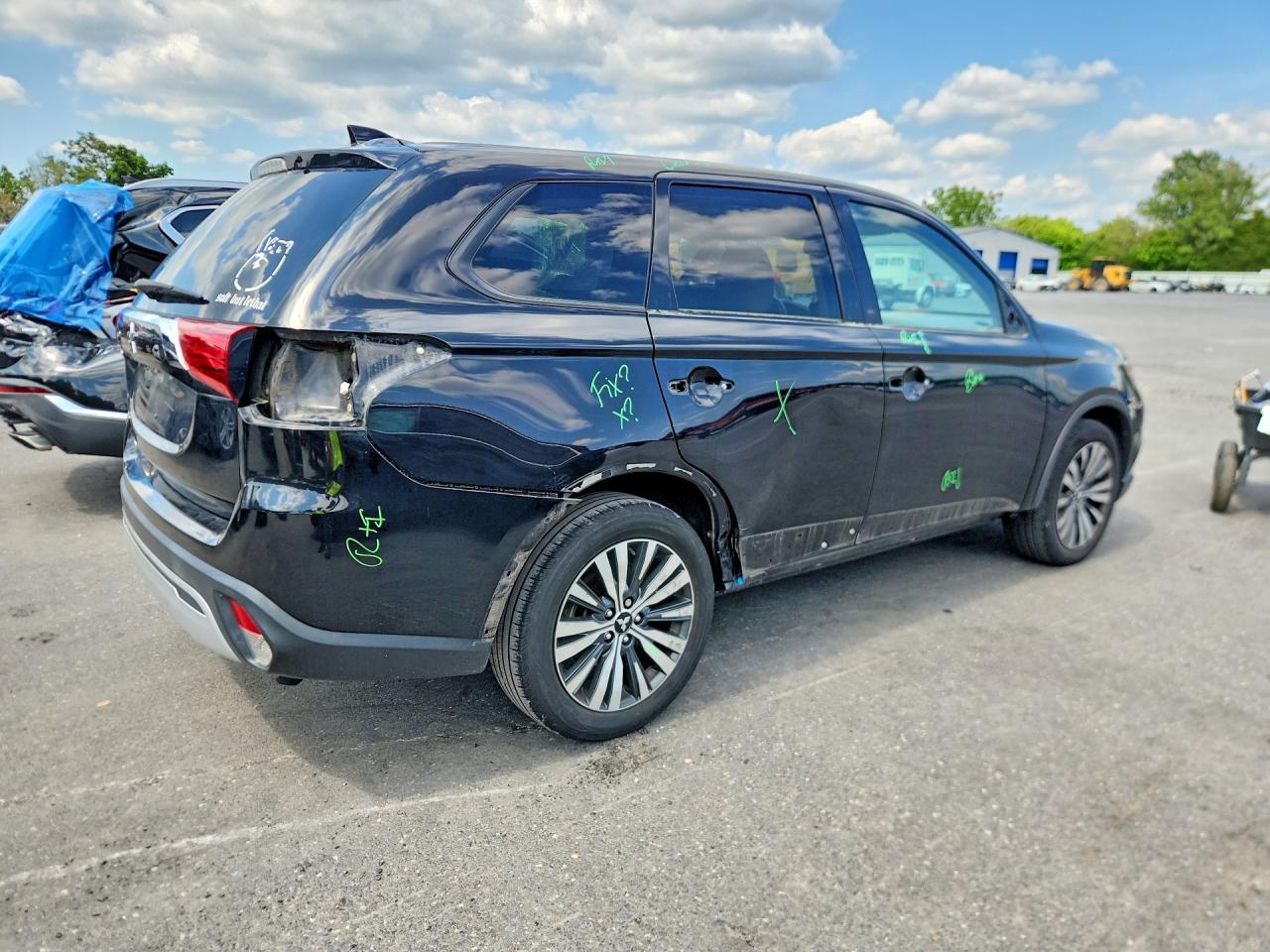 2020 Mitsubishi Outlander Es - Image 3
