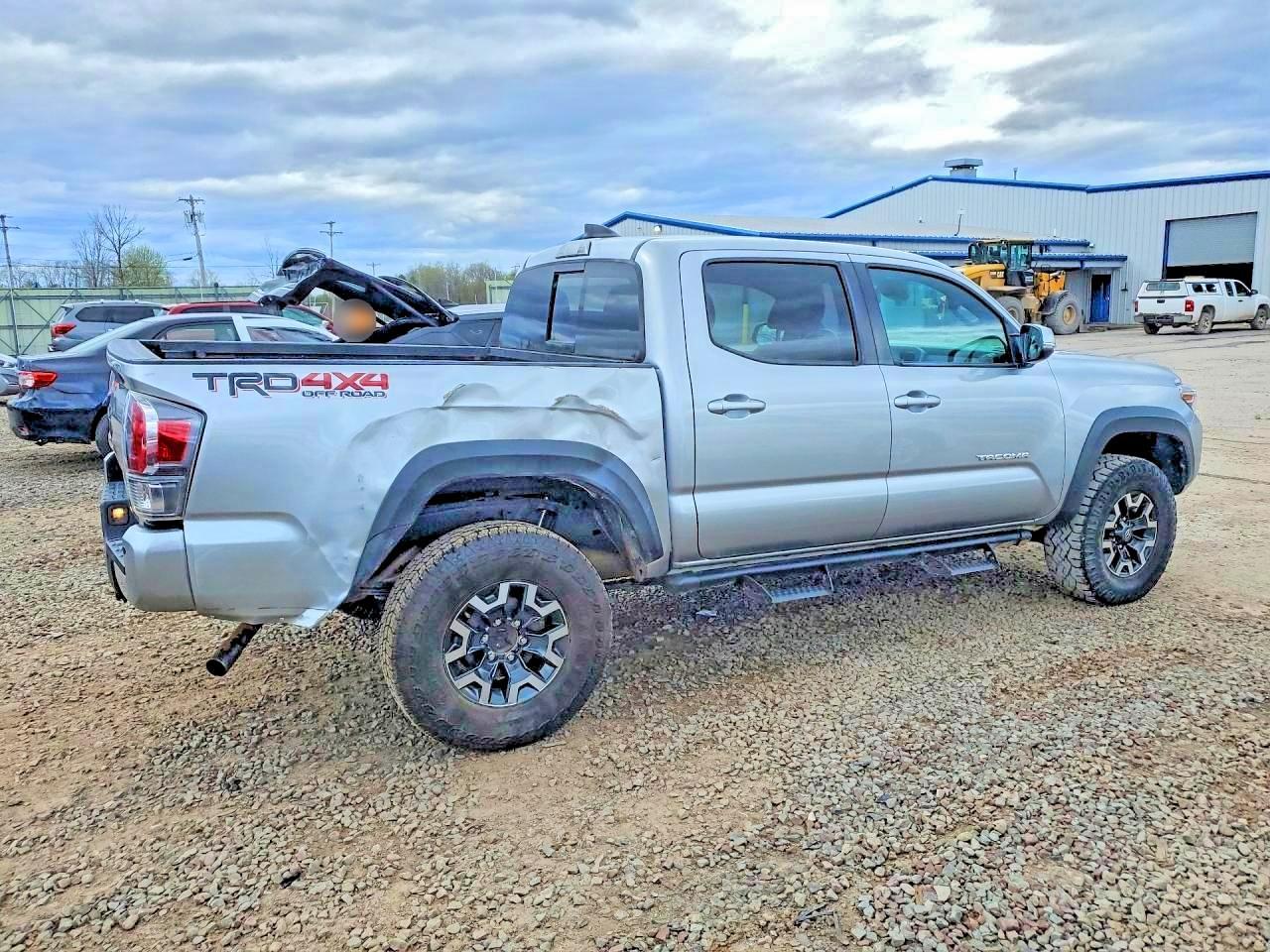2022 Toyota Tacoma Double Cab - Image 3
