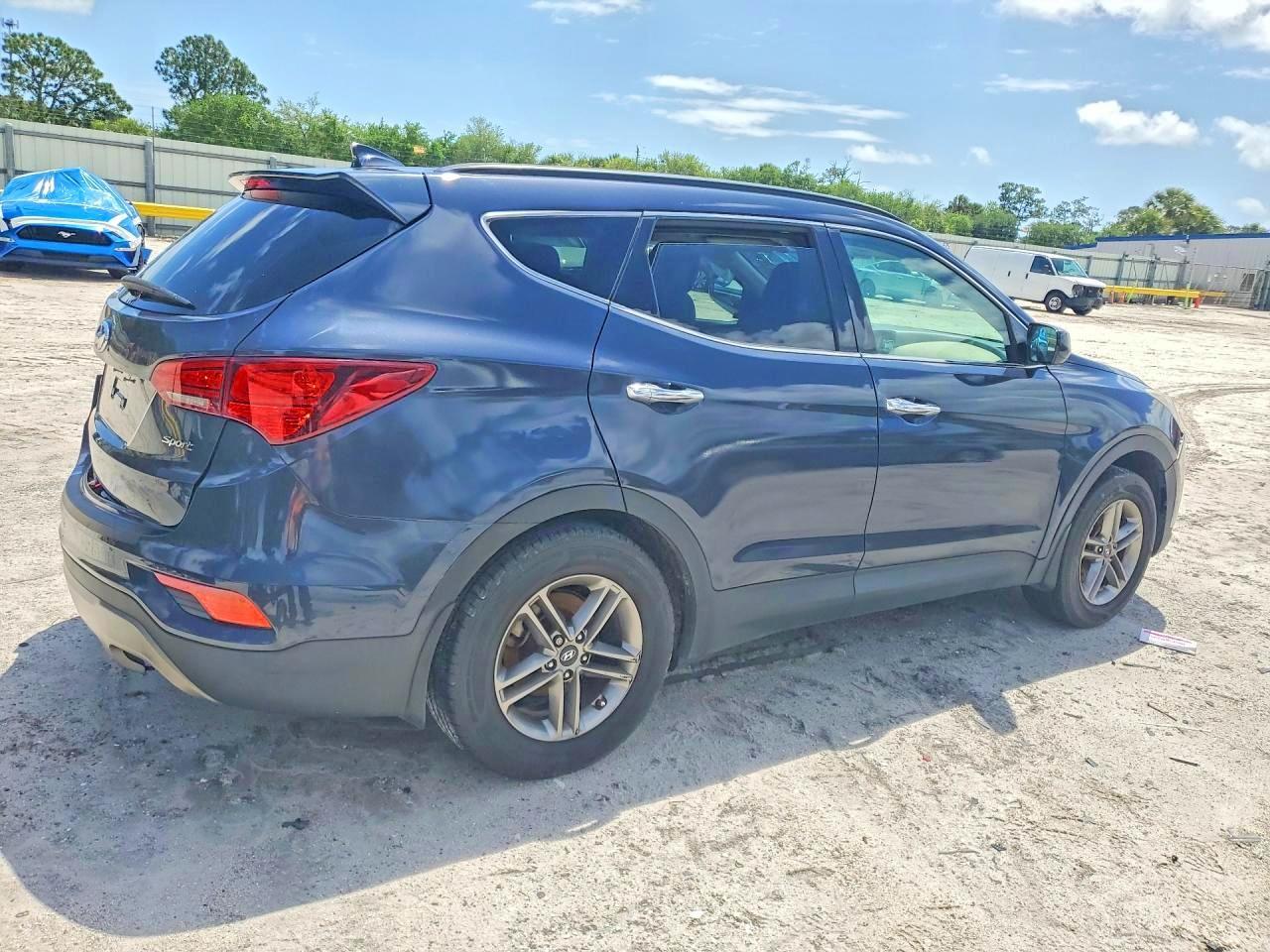 2017 Hyundai Santa Fe Sport 2.4L - Фото 3