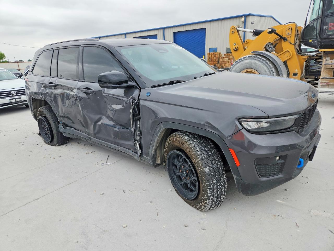 2022 Jeep Grand Cherokee Trailhawk 4Xe - Image 4