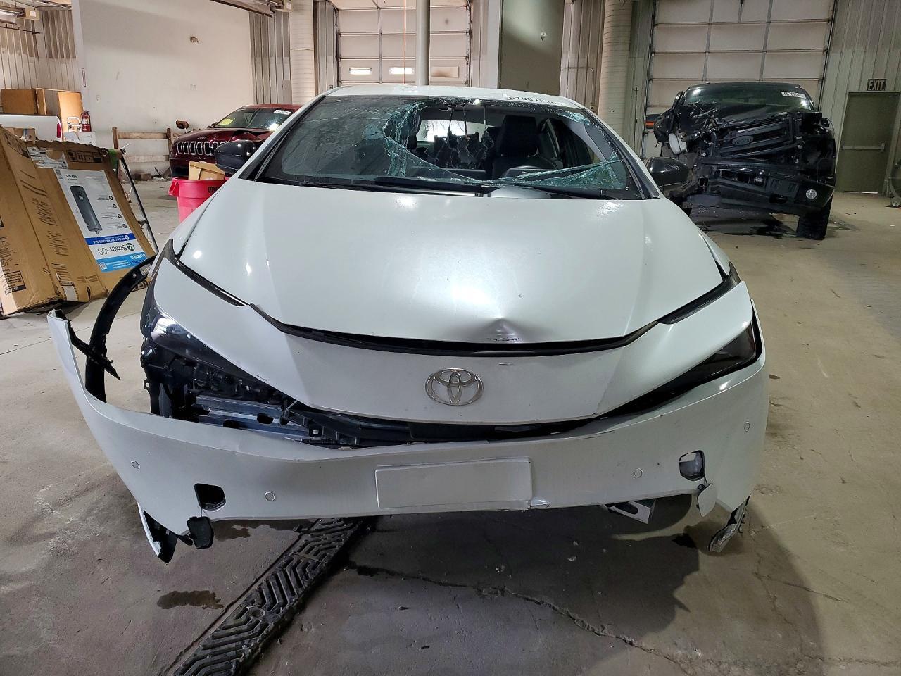 2024 Toyota Prius Xle - Image 5