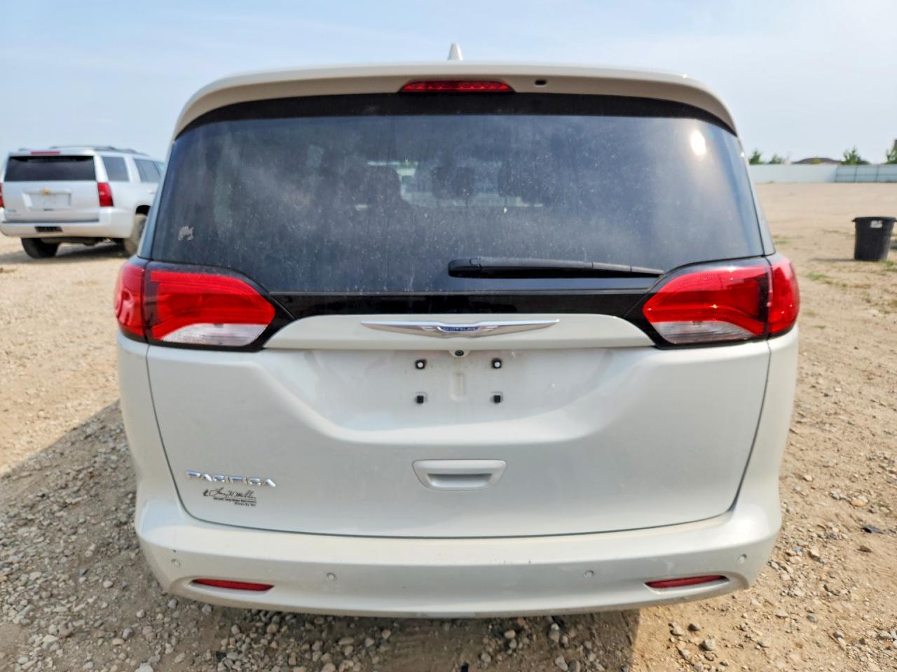 2017 Chrysler Pacifica Touring - Фото 6