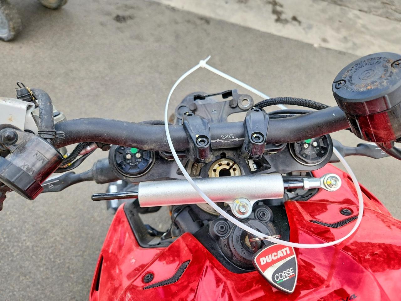 2024 Ducati Streetfighter V4 - Фото 7