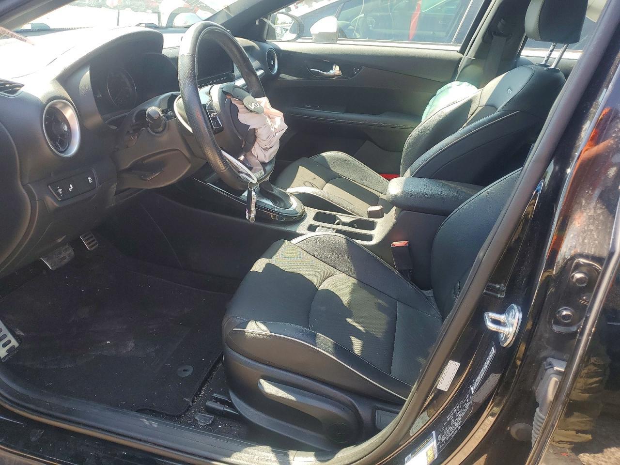 2024 Kia Forte Gt Line - Image 7