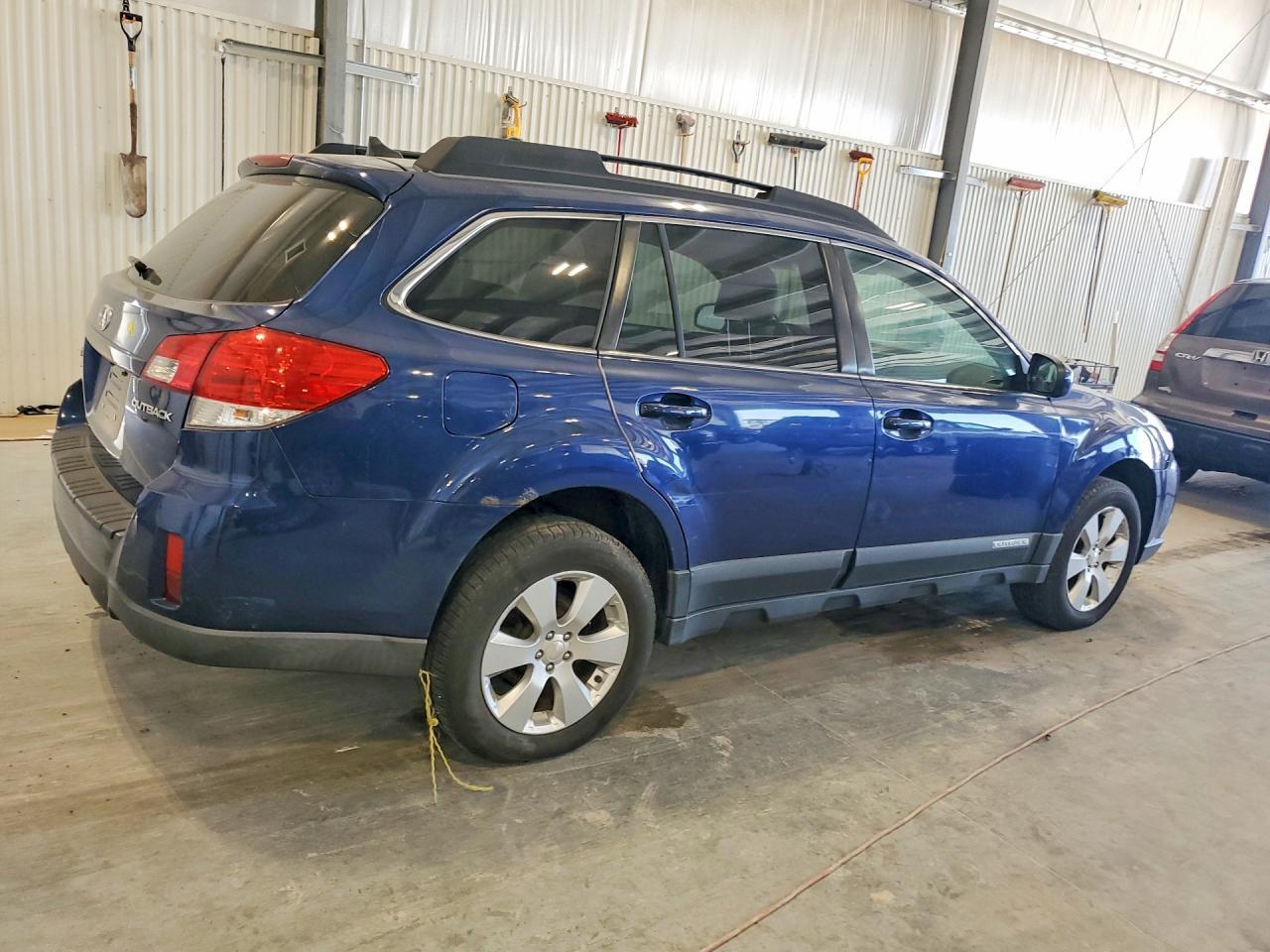 2011 Subaru Outback 2.5I Limited - Image 3