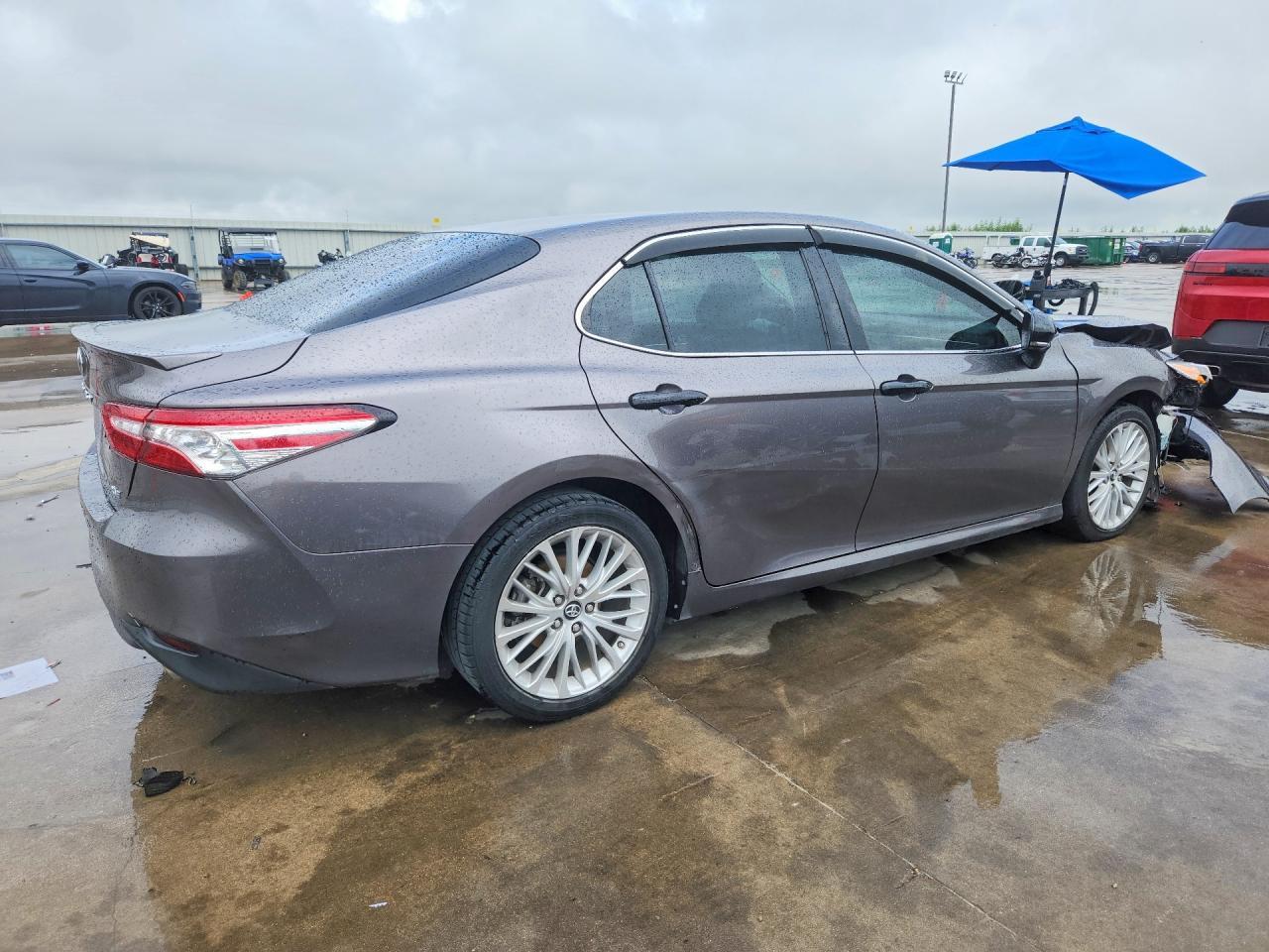 2018 Toyota Camry Xle - Image 3