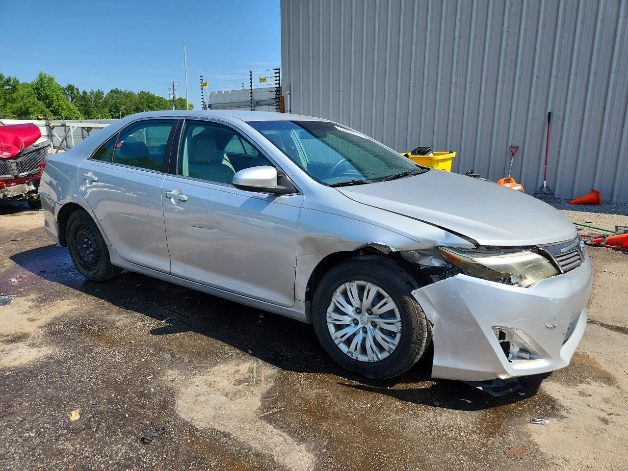 2014 Toyota Camry L - Фото 4