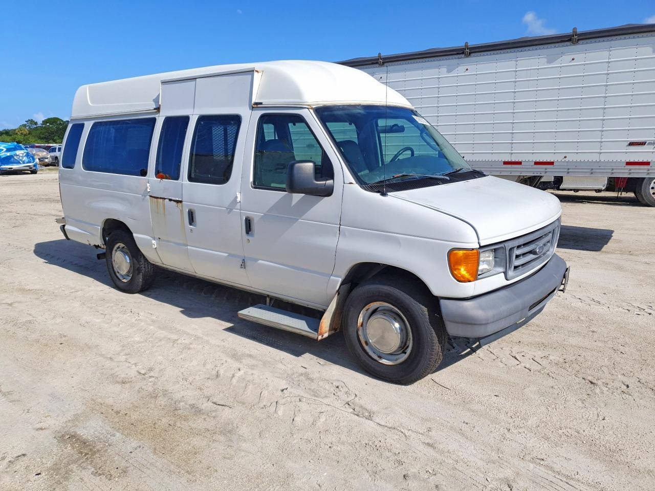 2006 Ford Econoline E250 Van - Фото 4