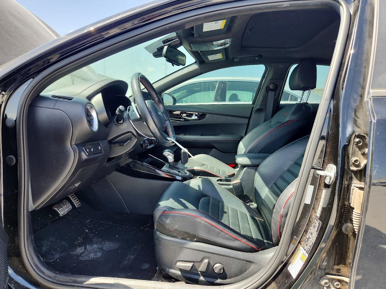 2022 Kia Forte - Image 7