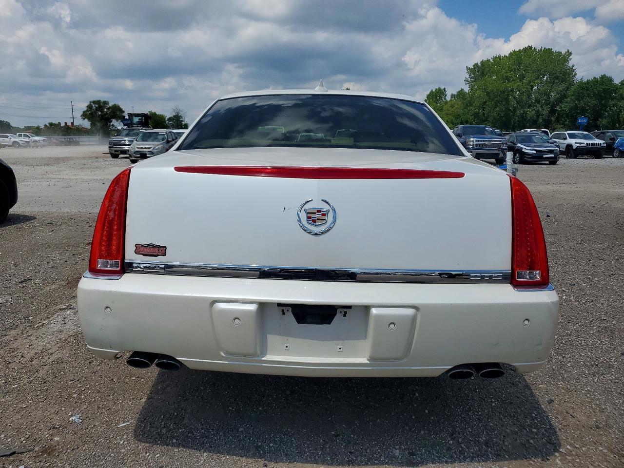2011 Cadillac Dts Premium Collection - Image 6