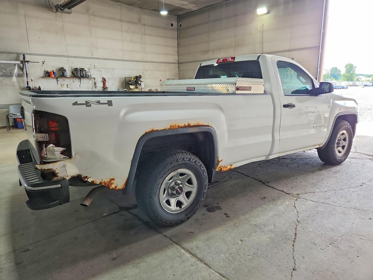 2014 GMC Sierra K1500 - Image 3
