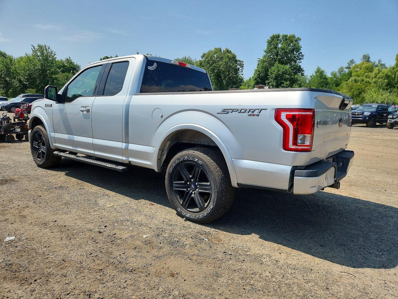 2016 Ford F150 Super Cab - Image 2