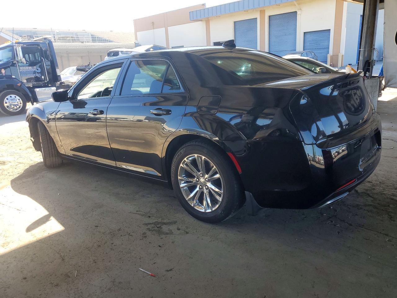 2016 Chrysler 300C - Image 2