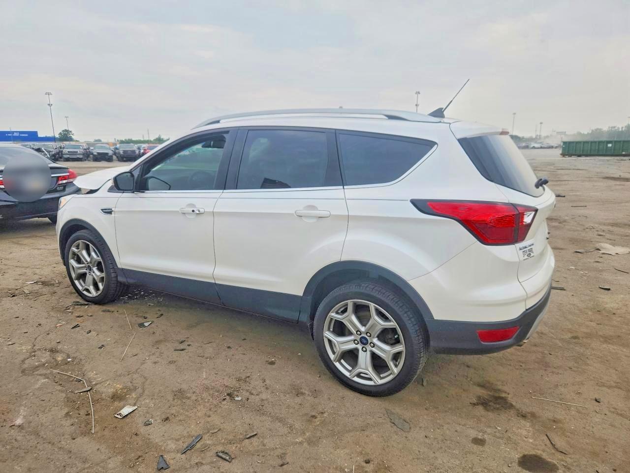 2019 Ford Escape Titanium - Image 2