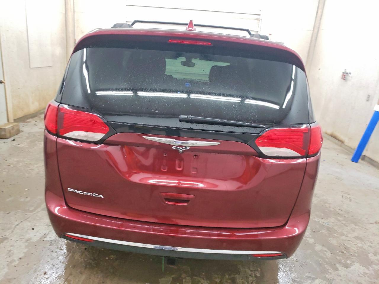 2017 Chrysler Pacifica Touring L - Image 6