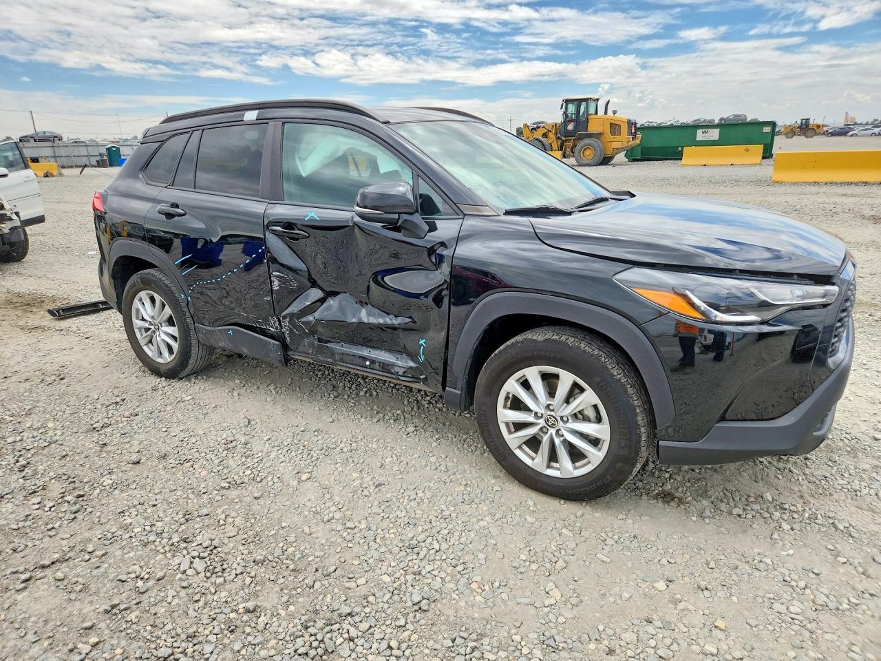 2022 Toyota Corolla Cross Le - Image 4