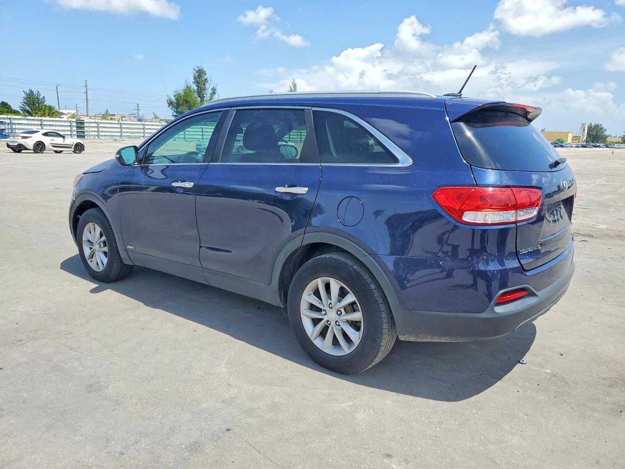 2016 Kia Sorento Lx - Image 2
