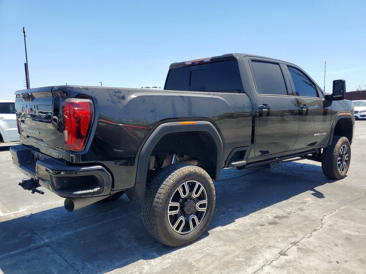 2020 GMC Sierra K2500 At4 - Фото 3