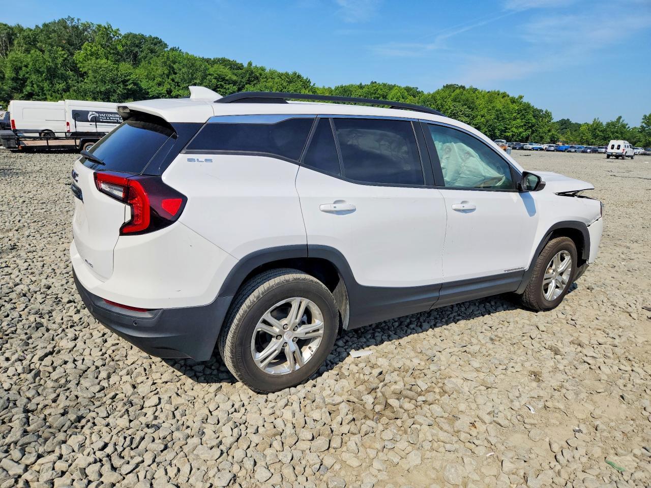 2022 GMC Terrain Sle - Image 3