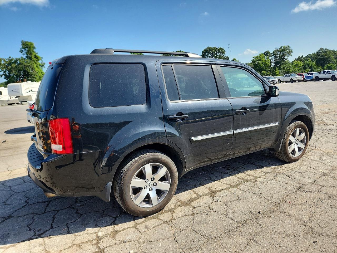 2015 Honda Pilot Touring - Image 3
