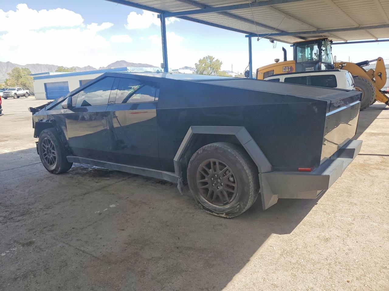 2025 Tesla Cybertruck - Фото 2