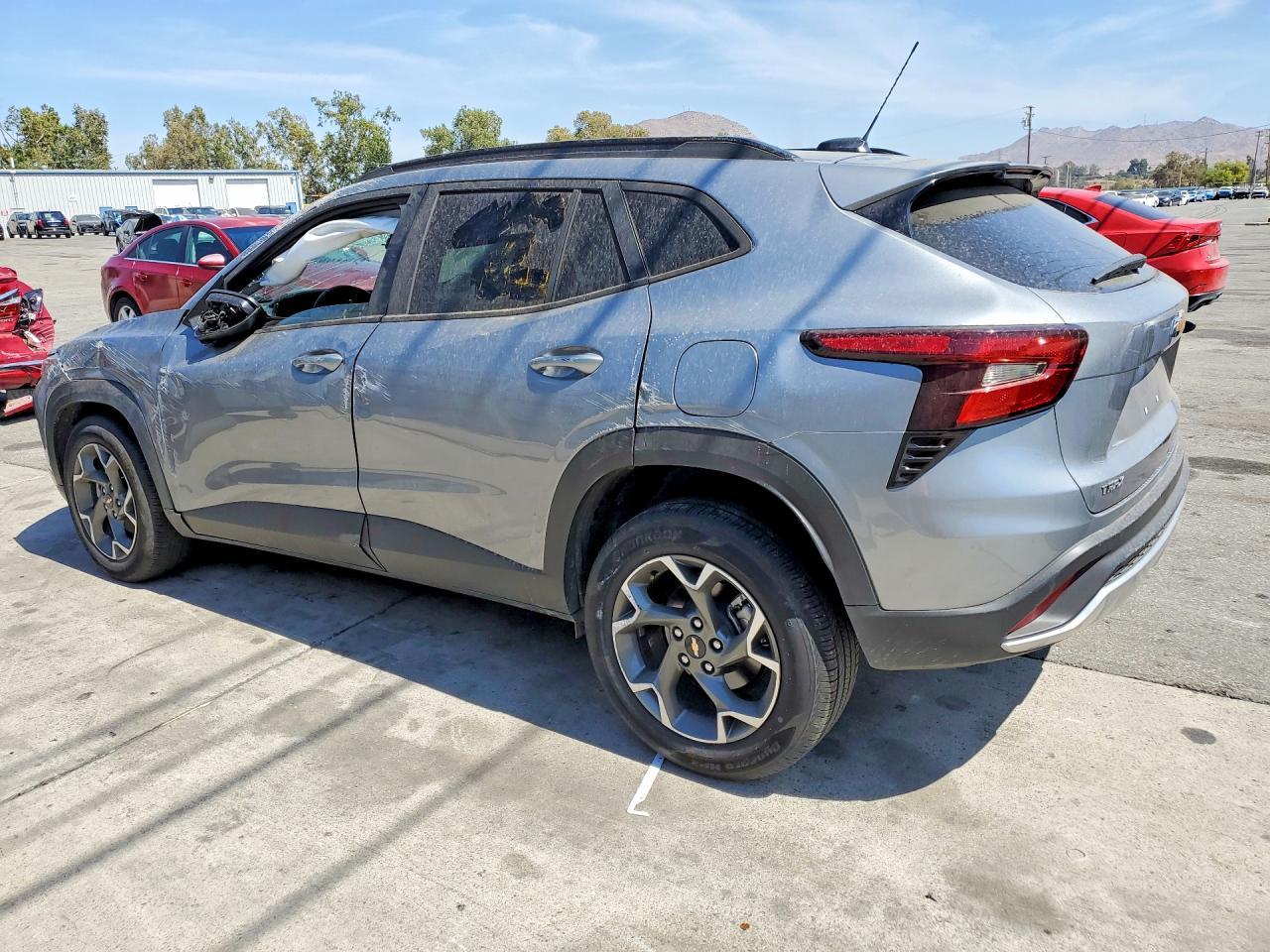 2025 Chevrolet Trax 1Lt - Фото 2