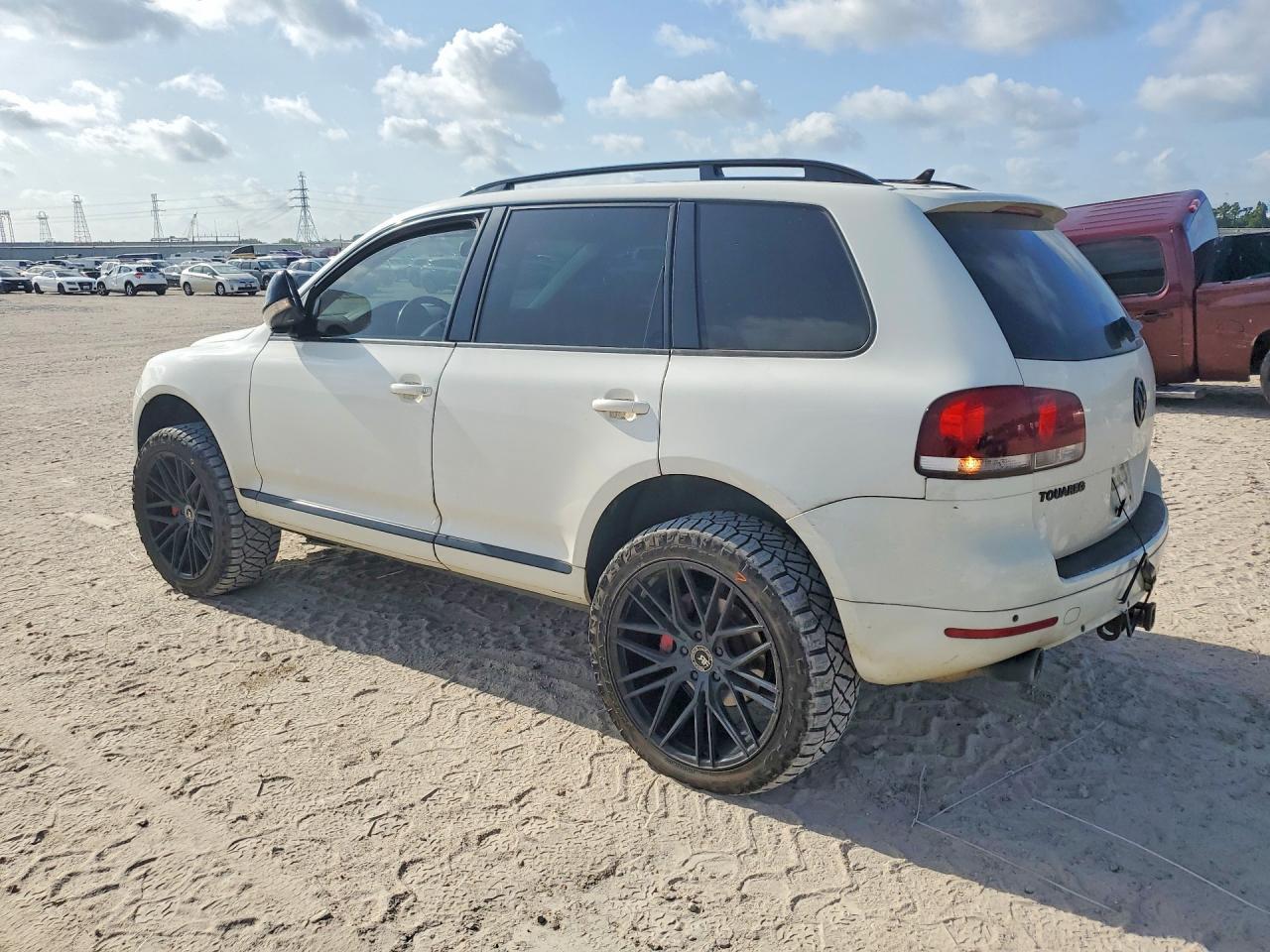 2010 Volkswagen Touareg Tdi - Фото 2