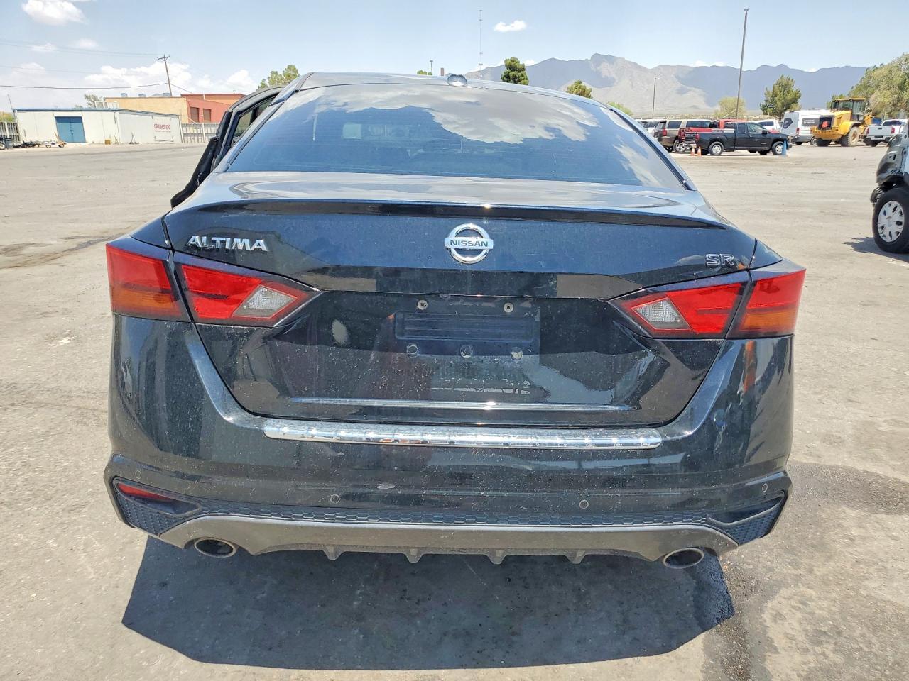 2021 Nissan Altima Sr - Фото 6
