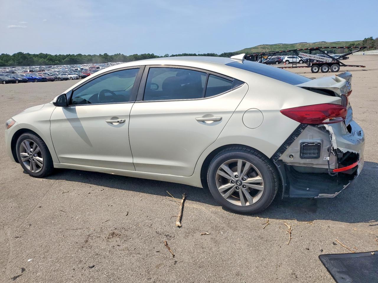 2018 Hyundai Elantra Value Edition - Фото 2