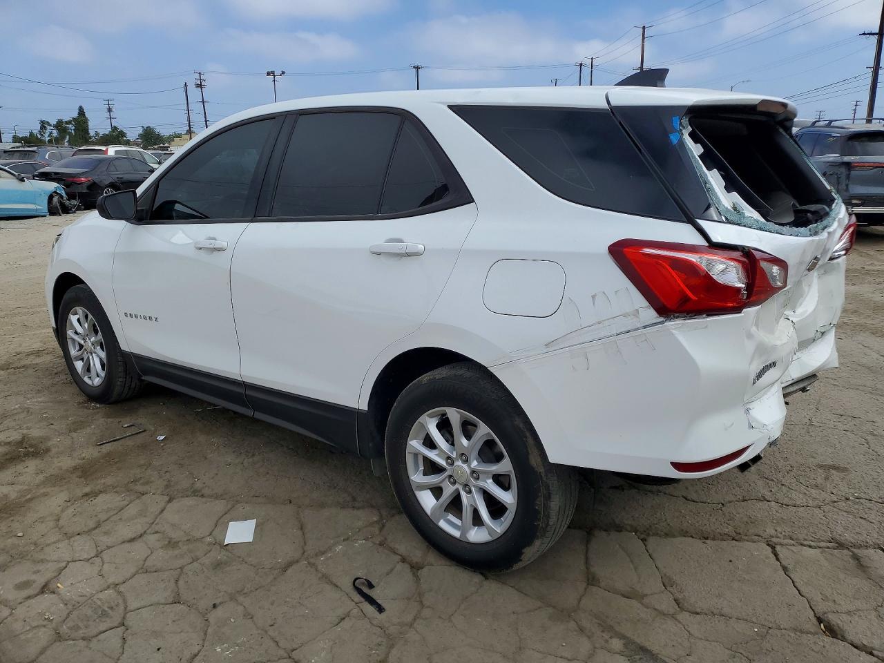 2018 Chevrolet Equinox Ls - Фото 2