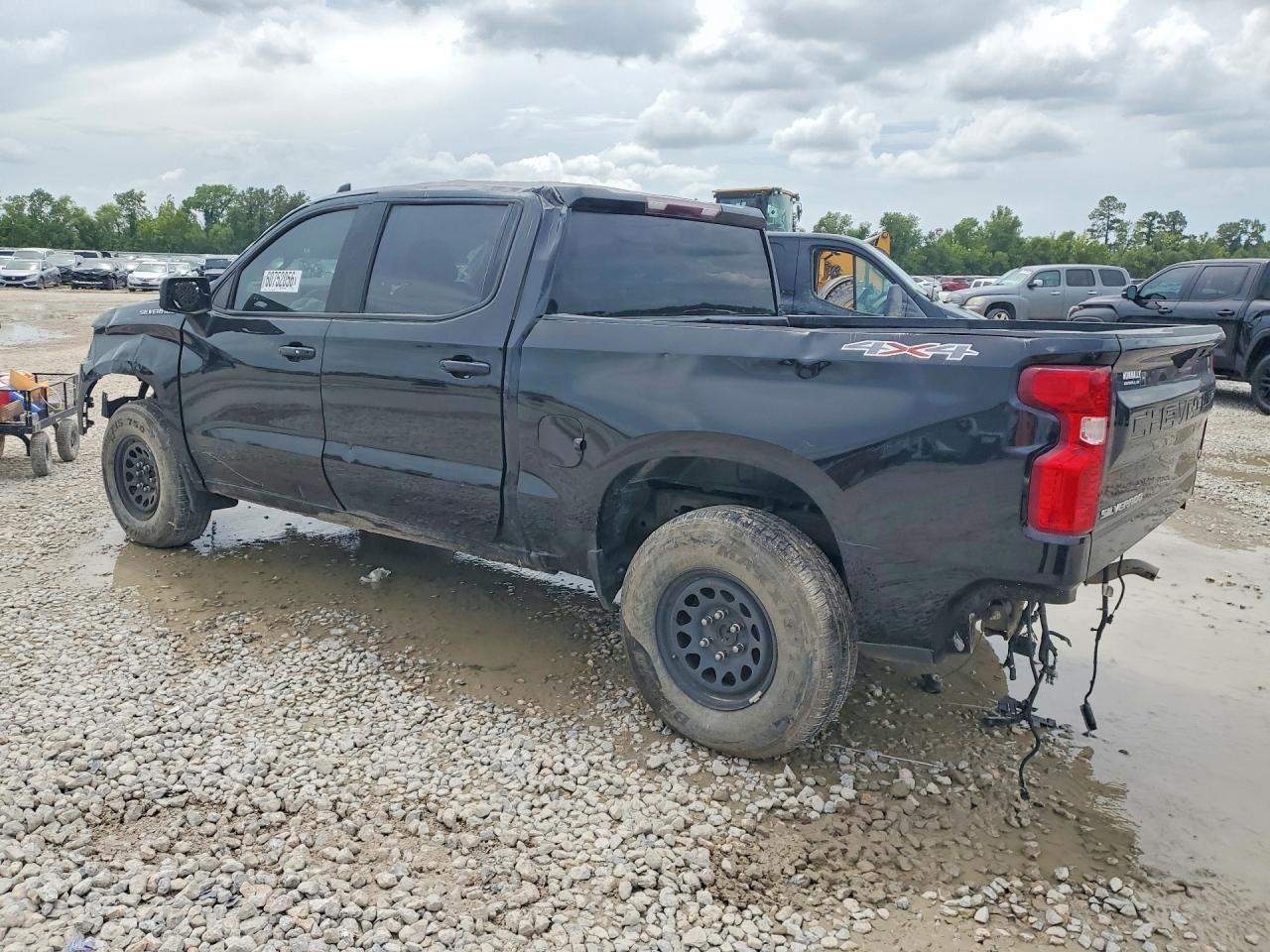 2022 Chevrolet Colorado Z71 - Фото 2