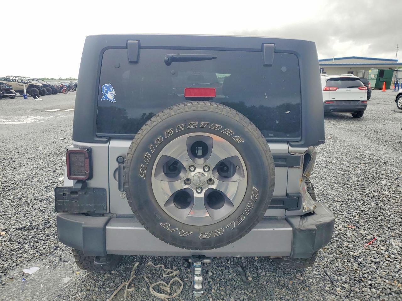 2018 Jeep Wrangler Unlimited Sahara - Image 6