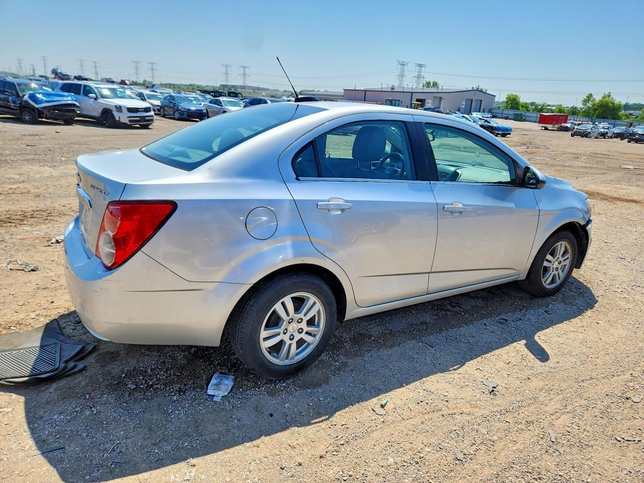 2015 Chevrolet Sonic Lt - Фото 3