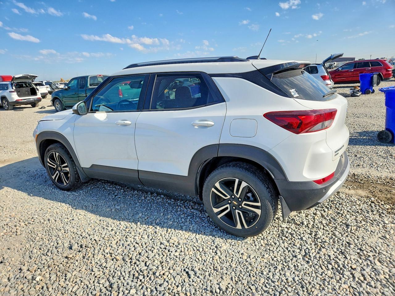 2024 Chevrolet Trailblazer Lt - Image 2