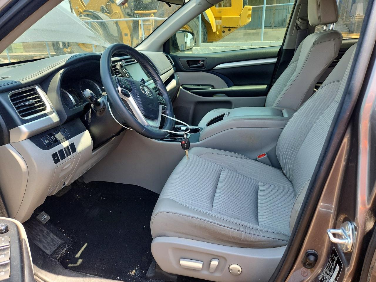 2017 Toyota Highlander Le Plus - Фото 7