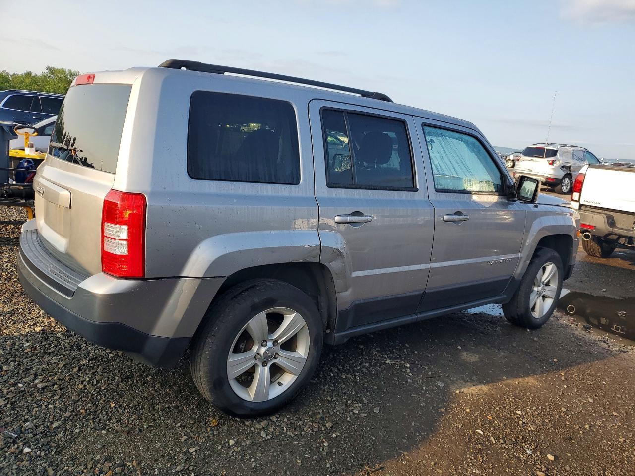 2015 Jeep Patriot Latitude - Image 3