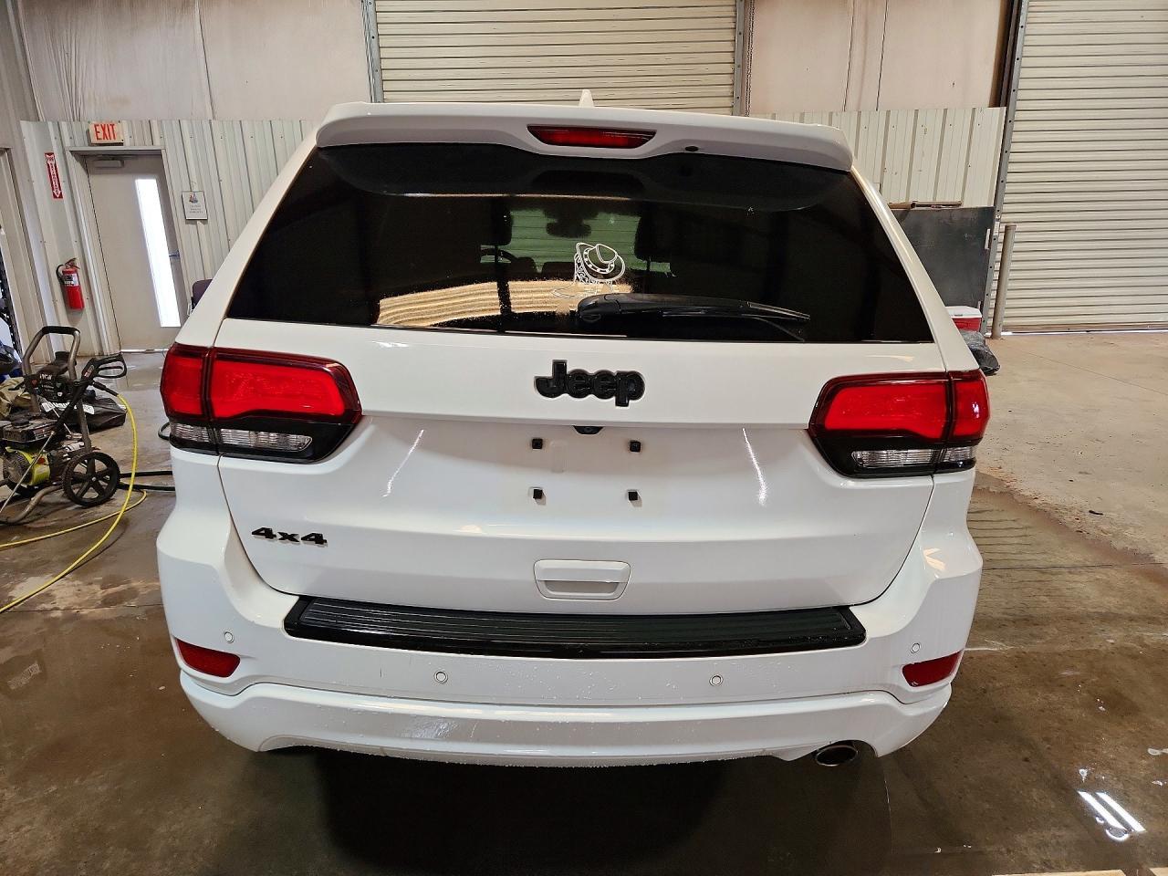 2018 Jeep Grand Cherokee Laredo - Image 6