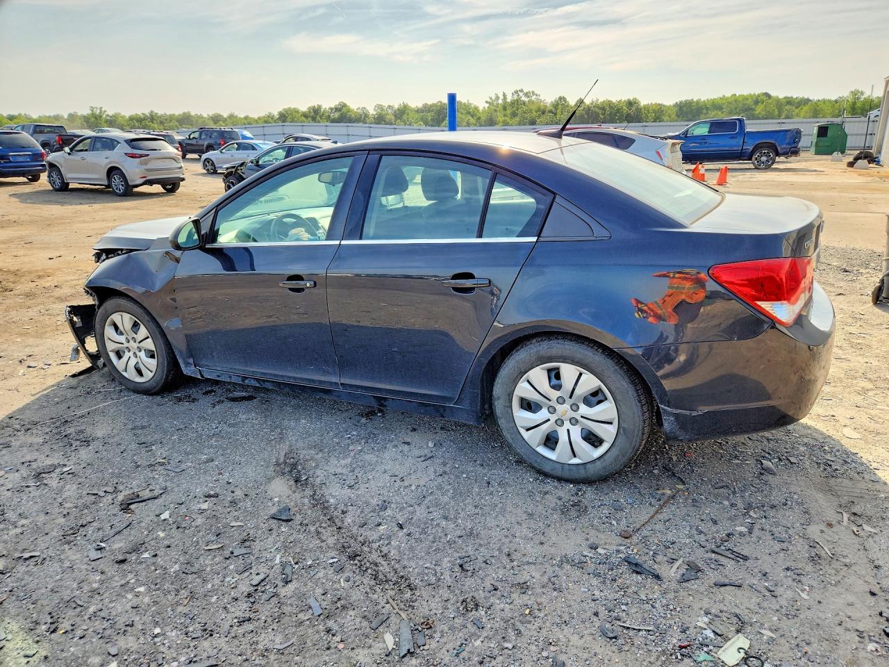 2012 Chevrolet Cruze Ls - Image 2