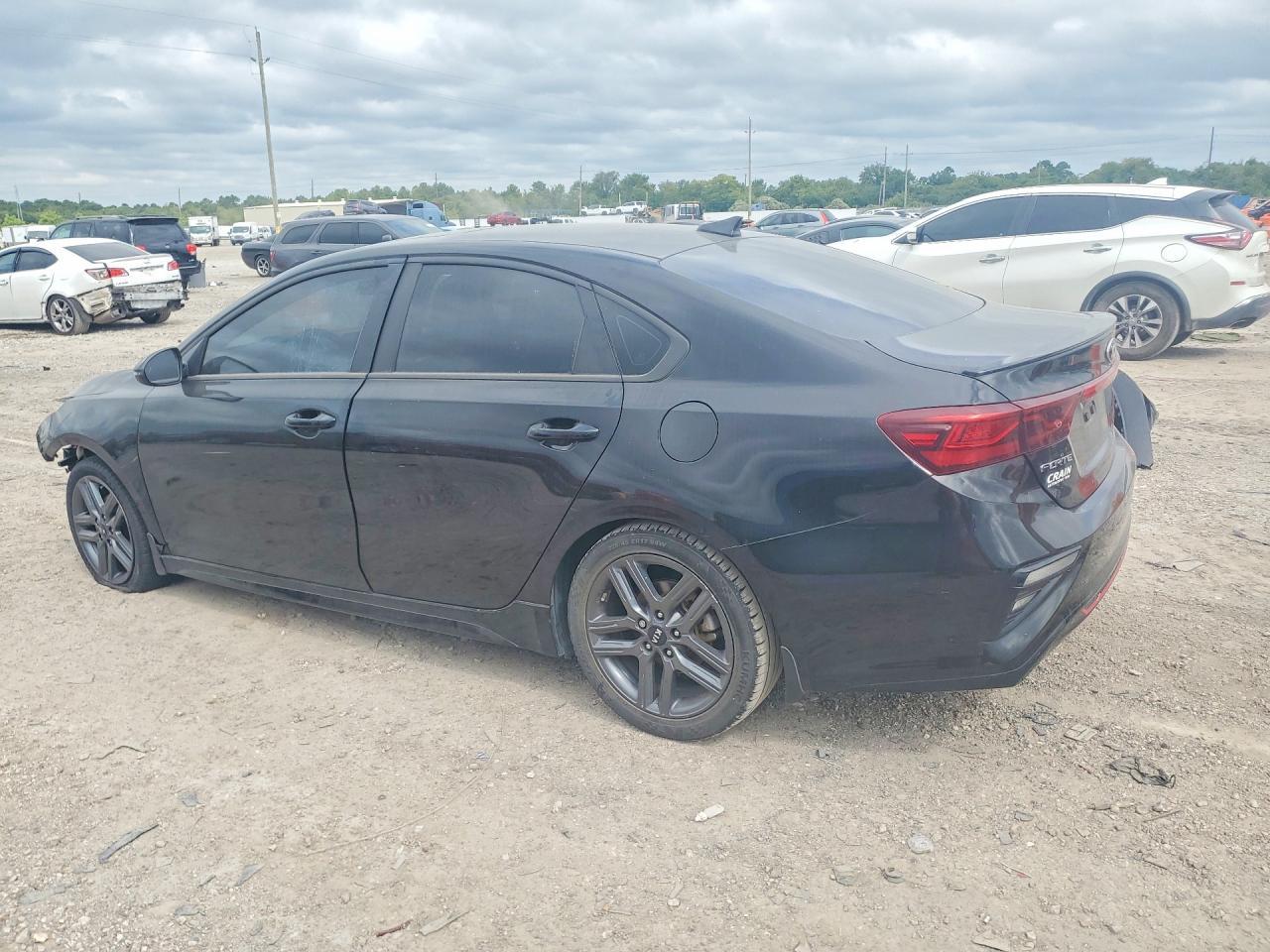 2021 Kia Forte Gt Line - Фото 2