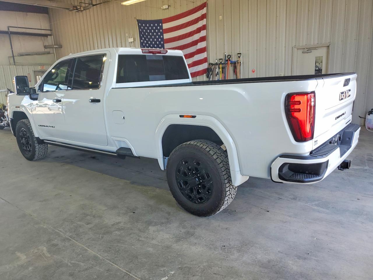 2026 GMC Sierra K3500 Denali Ultimate - Фото 2