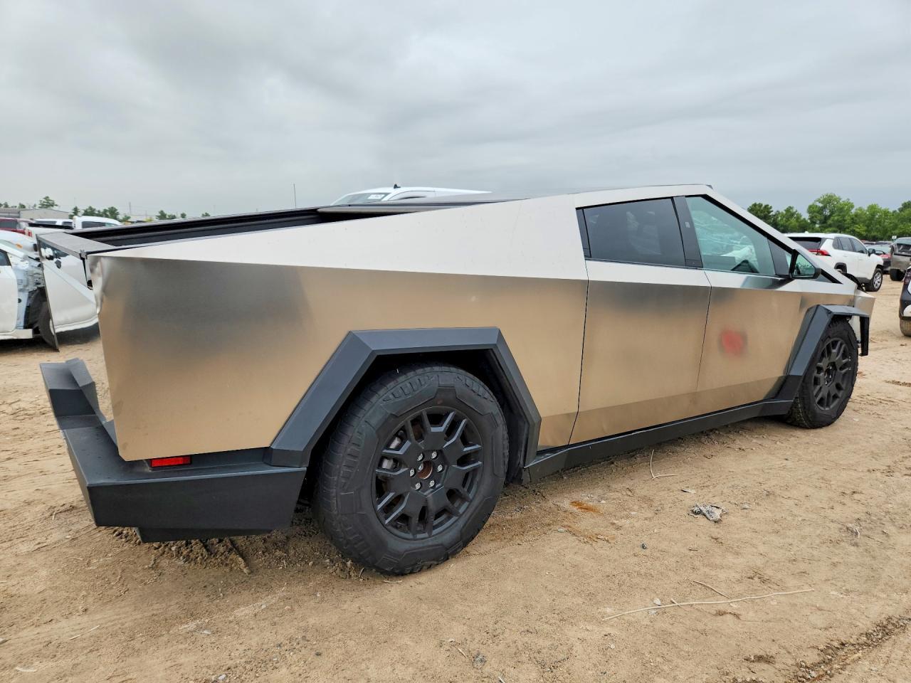 2024 Tesl Cybertruck - Фото 3