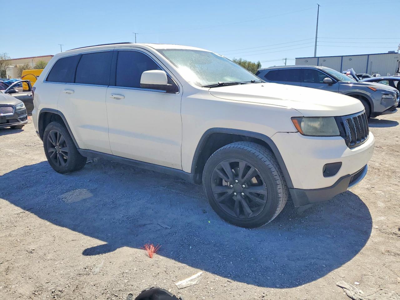 2012 Jeep Grand Cherokee Laredo - Image 4