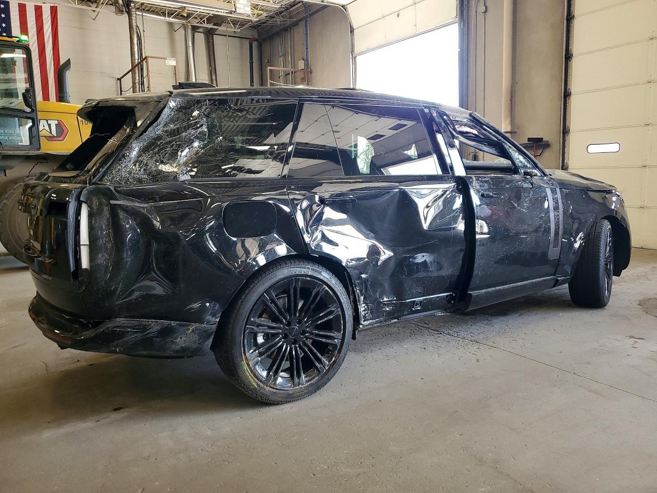 2026 Land Rover Range Rover Se - Image 3